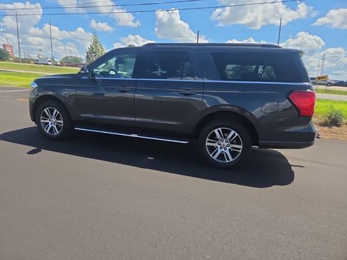 Used 2023 Ford Expedition Max XLT RWD image 10