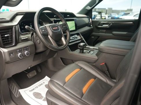 Used 2025 GMC Sierra 1500 AT4 w/ AT4 Premium Package AWD/4WD image 8