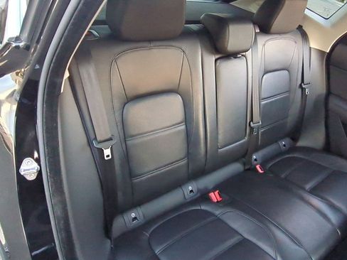 Used 2018 Jaguar E-PACE SE image 25