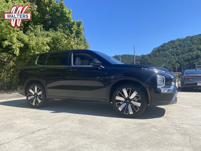 New 2025 Mitsubishi Outlander SE