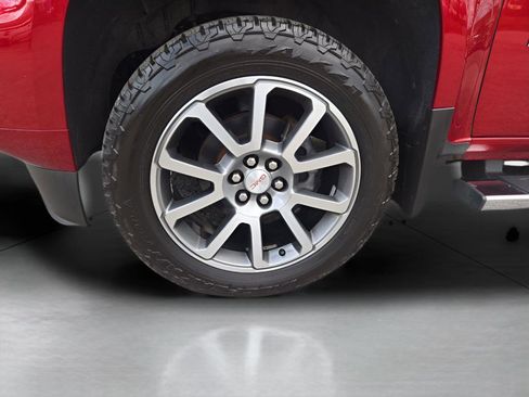 Used 2021 GMC Canyon Denali image 5