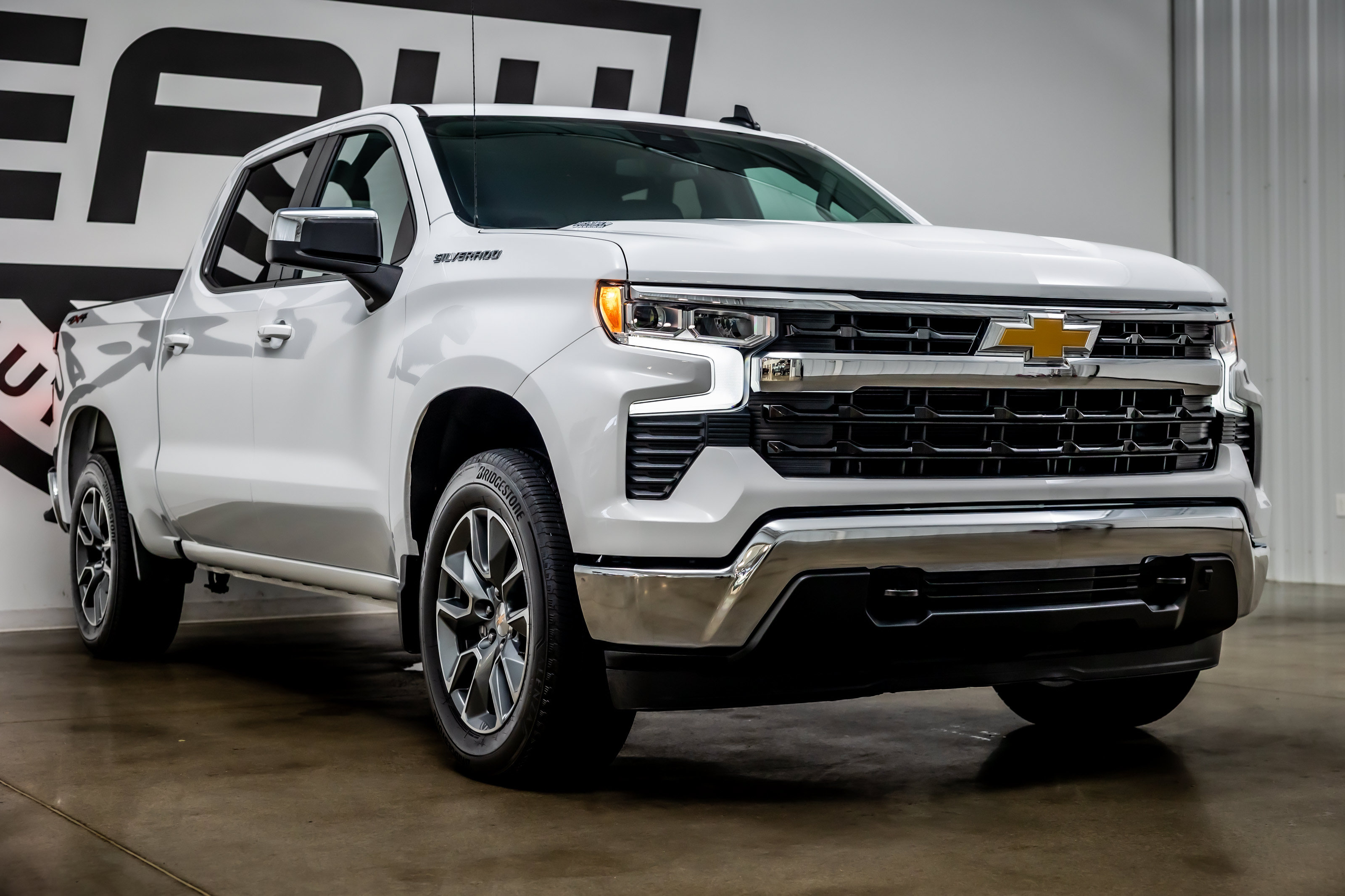 Used 2025 Chevrolet Silverado 1500 LT AWD/4WD image 29