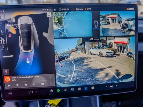 Used 2026 Tesla Model Y Long Range image 10