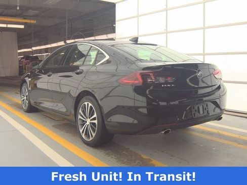 Used 2018 Buick Regal Preferred FWD image 2