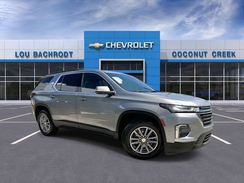 Used 2023 Chevrolet Traverse LT FWD image 1