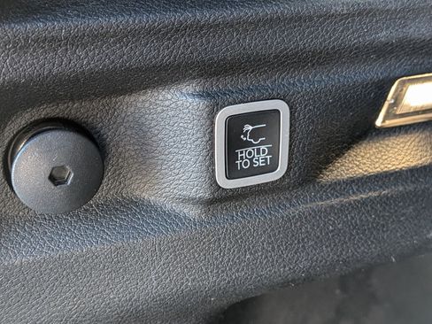 Used 2024 Jeep Grand Cherokee L Limited w/ Luxury Tech Group II image 35