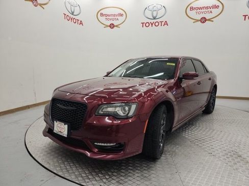 Used 2022 Chrysler 300 Touring L w/ Popular Equipment Group image 2