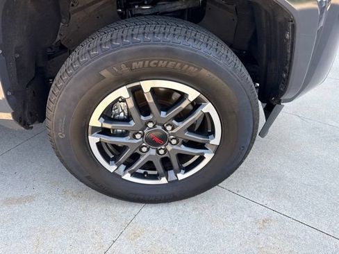 Used 2025 Toyota Tacoma TRD Sport AWD/4WD image 9