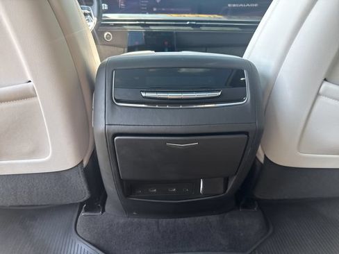 Certified 2025 Cadillac Escalade Sport Platinum AWD/4WD image 13