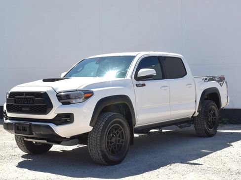 Used 2023 Toyota Tacoma TRD Off-Road w/ TRD Premium Off Road Package AWD/4WD image 8