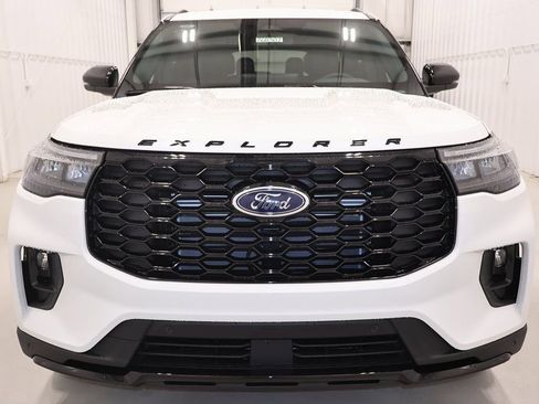 New 2026 Ford Explorer ST-Line w/ ST-Line Street Pack image 3