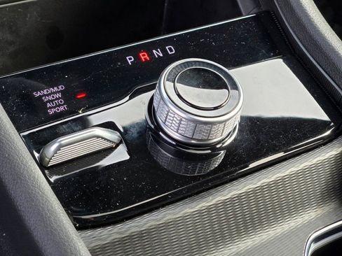 Used 2024 Jeep Grand Cherokee Limited w/ Black Appearance Package image 29