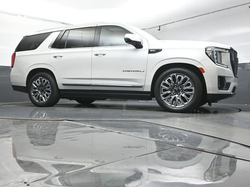 Used 2023 GMC Yukon Denali Ultimate AWD/4WD image 33