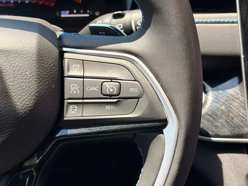 Used 2023 Jeep Grand Cherokee Trailhawk w/ Luxury Tech Group III AWD/4WD image 25