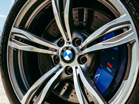 Used 2013 BMW M5 RWD image 3