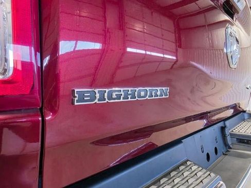 Used 2020 RAM 1500 4x4 Crew Cab image 12