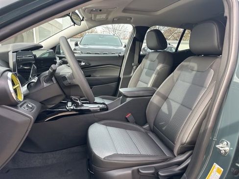 New 2026 Chevrolet Trax LT w/ Sunroof Package image 9