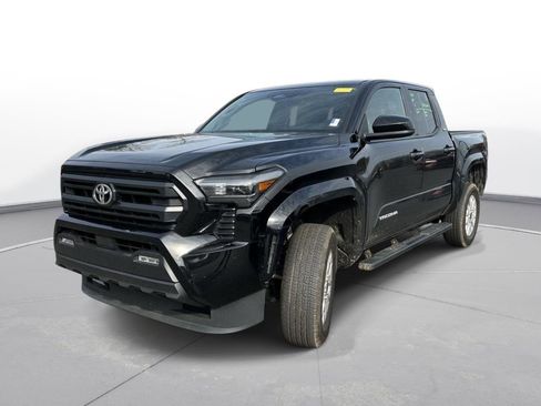 Certified 2025 Toyota Tacoma SR5 image 2
