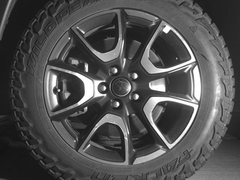 Used 2025 Jeep Compass Trailhawk w/ Trailer Tow Group AWD/4WD image 12
