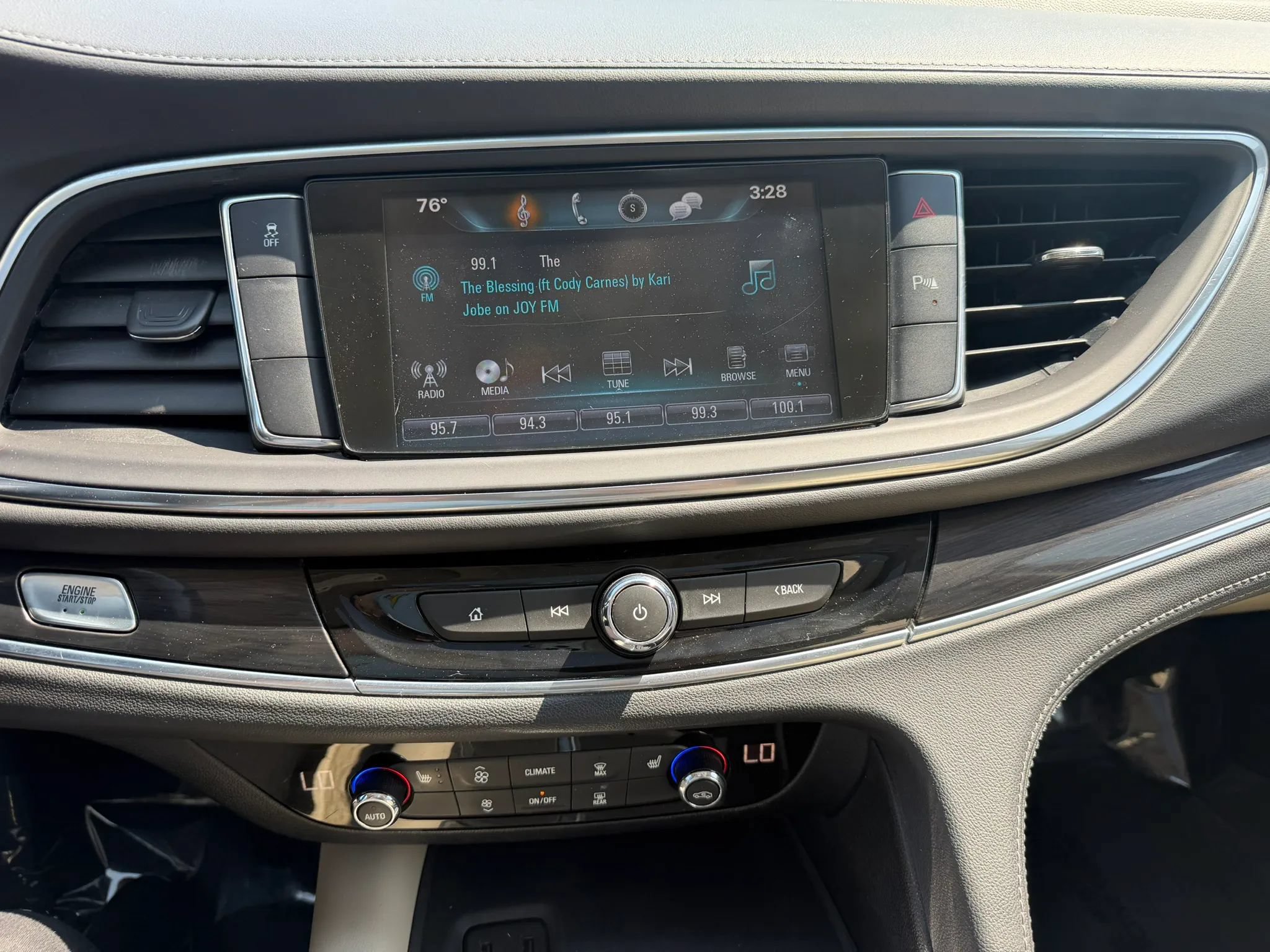 Used 2019 Buick Enclave Essence FWD image 25