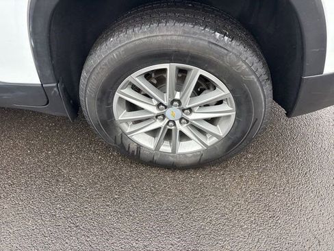 Used 2023 Chevrolet Traverse LT image 47