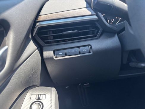 Used 2025 Nissan Altima 2.5 SV FWD image 34