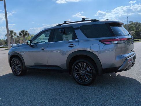 New 2026 Nissan Pathfinder SL image 7