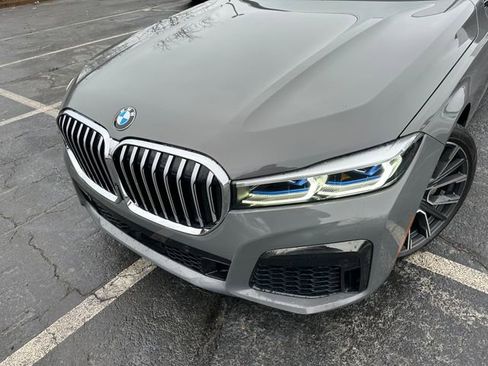 Used 2020 BMW 740i w/ M Sport Package image 9