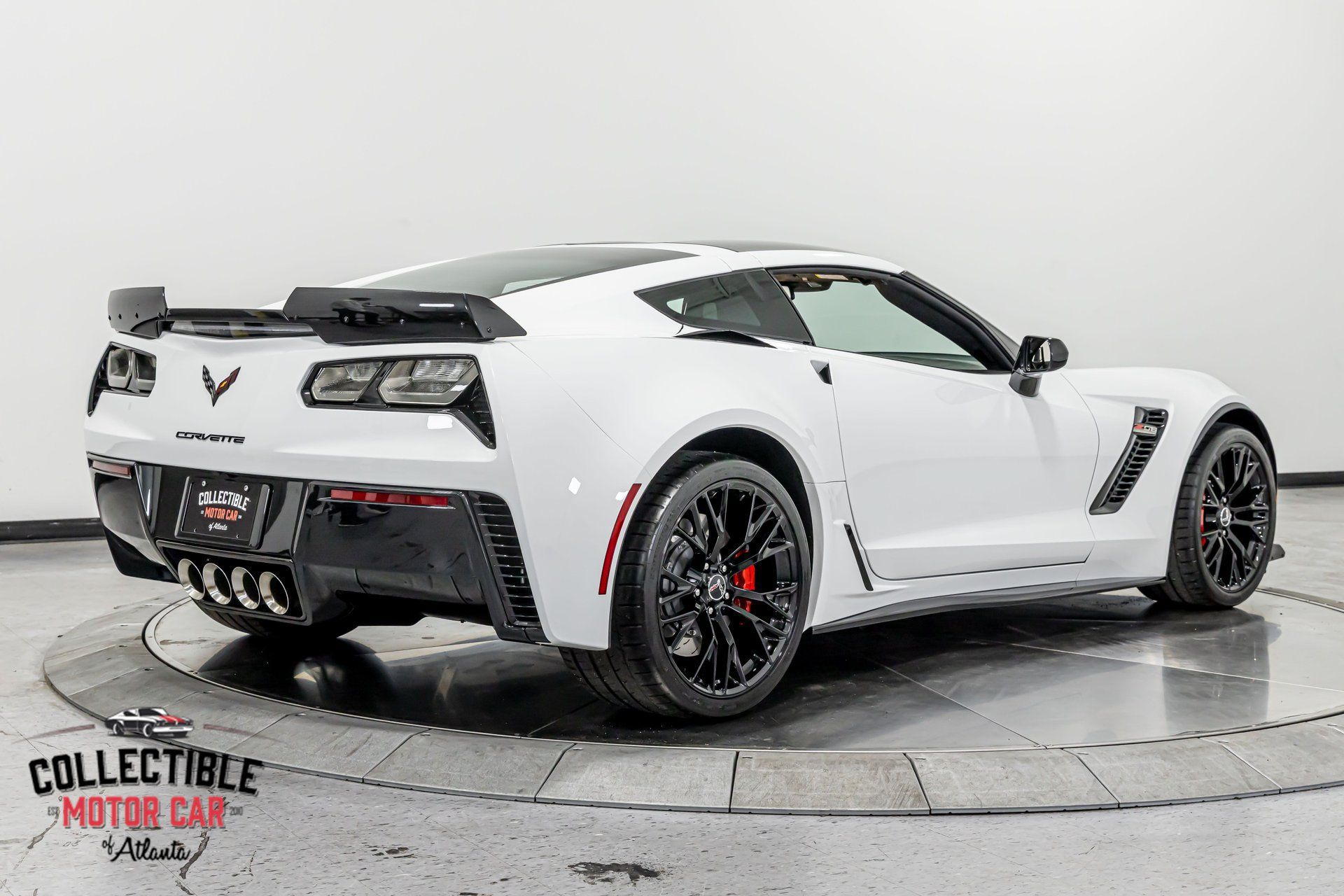 Used 2015 Chevrolet Corvette Z06 w/ 3LZ Preferred Equipment Group RWD image 22