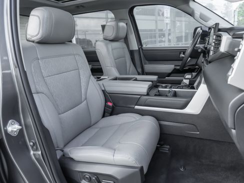 Used 2024 Toyota Tundra Limited image 40