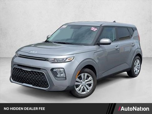 Used 2022 Kia Soul LX FWD image 1