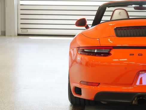 Used 2018 Porsche 911 Carrera GTS RWD image 12