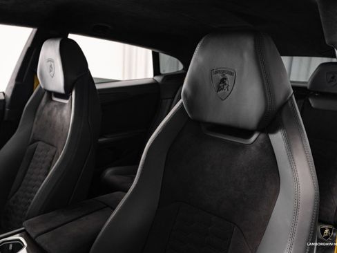 Used 2024 Lamborghini Urus S image 37