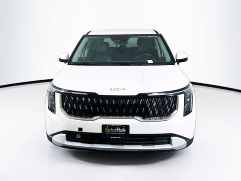 Used 2026 Kia Carnival FWD image 2