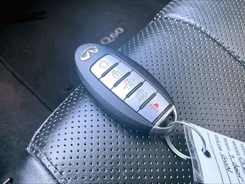 Used 2017 INFINITI Q60 Red Sport 400 image 15