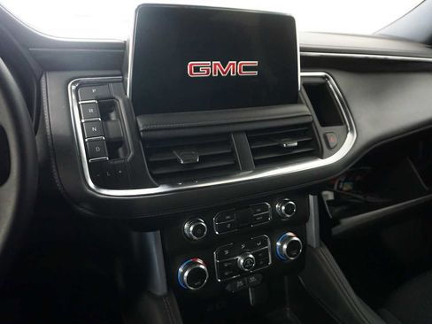 Used 2024 GMC Yukon XL SLE image 23