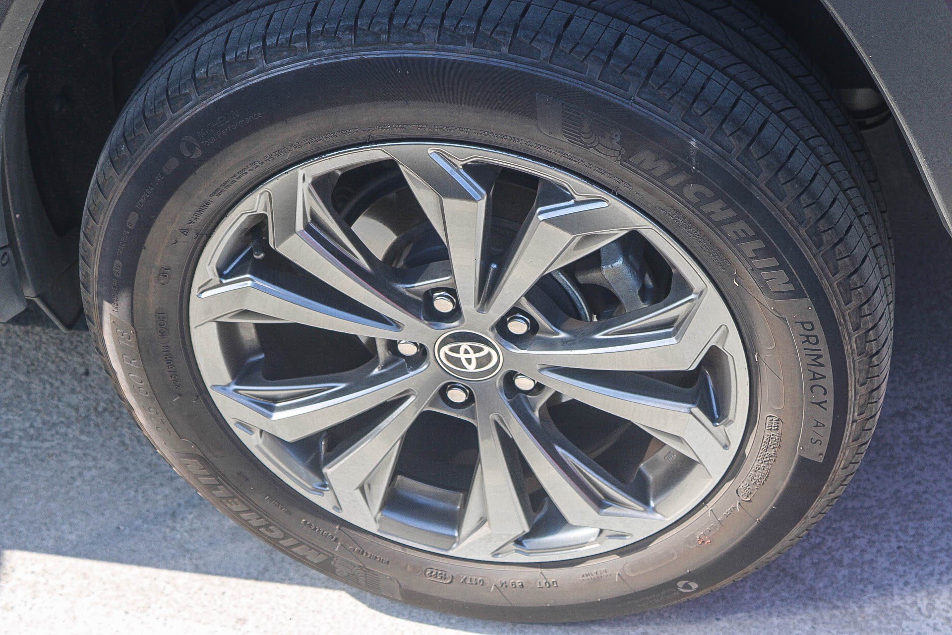 Used 2022 Toyota RAV4 XLE Premium AWD/4WD image 10