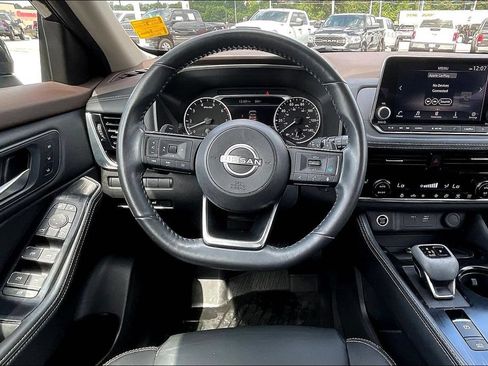 Used 2023 Nissan Rogue SL AWD/4WD image 6