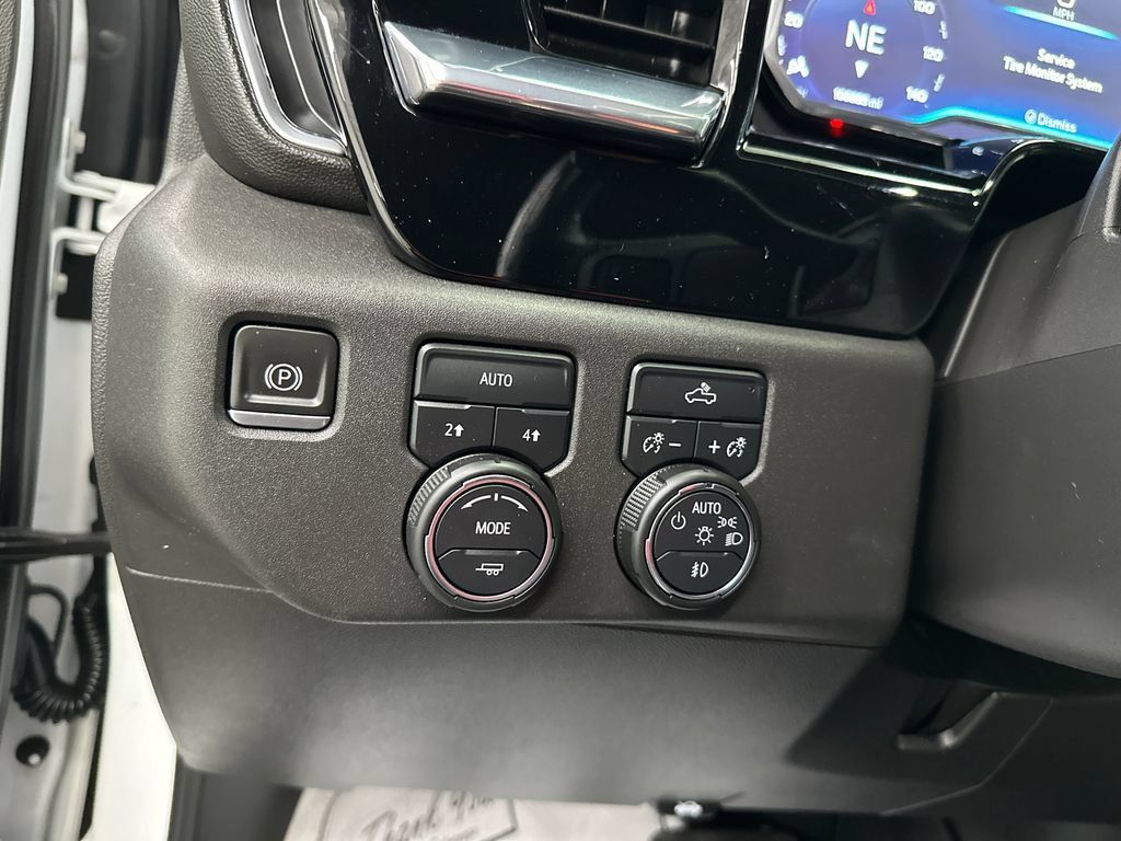 Used 2022 Chevrolet Silverado 1500 RST AWD/4WD image 31