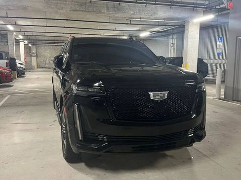 Used 2021 Cadillac Escalade ESV Sport Platinum RWD image 9