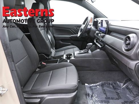 Used 2023 Chevrolet Colorado W/T image 22