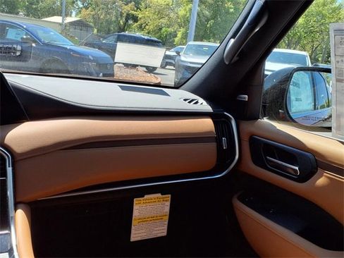 New 2025 Nissan Armada Platinum Reserve image 19