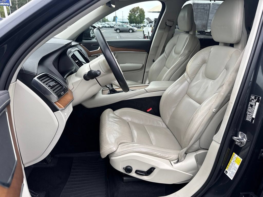 Used 2017 Volvo XC90 T6 Inscription w/ Vision Package AWD/4WD image 10