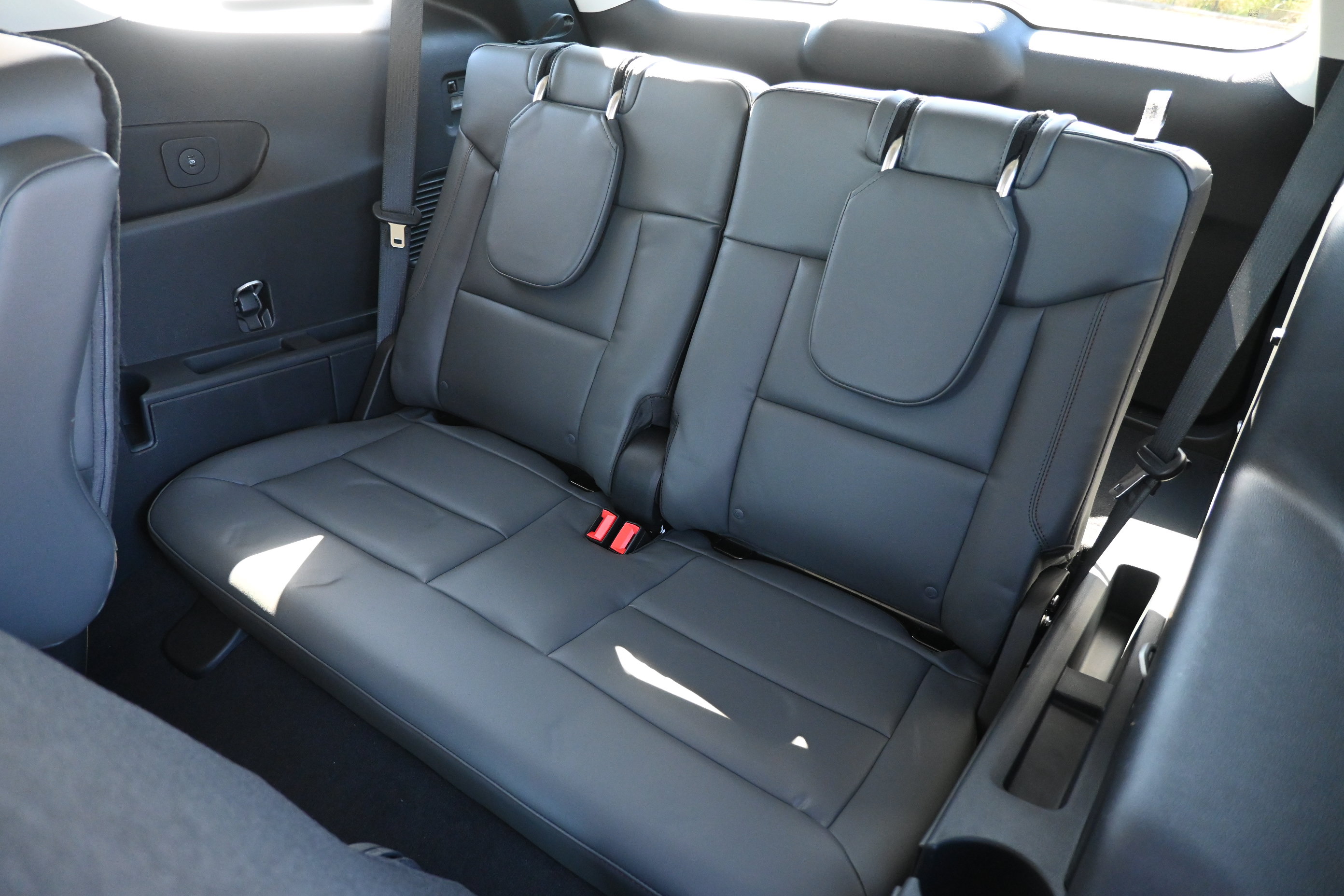New 2026 Ford Explorer Active w/ Active Comfort Package RWD image 32