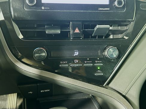 Used 2021 Toyota Camry SE FWD image 22