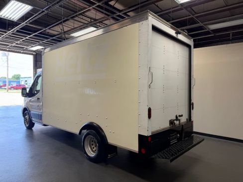 Used 2022 Ford Transit 350 DRW RWD image 2