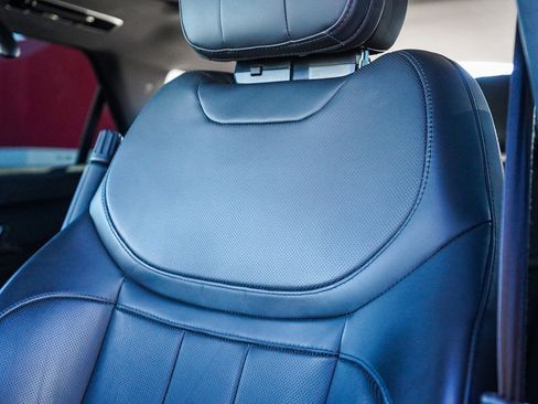 Used 2023 Land Rover Range Rover Sport SE image 25