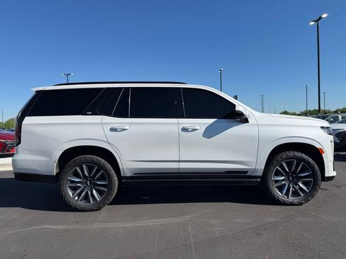 Used 2023 Cadillac Escalade Sport Platinum w/ LPO, ONYX Package AWD/4WD image 4
