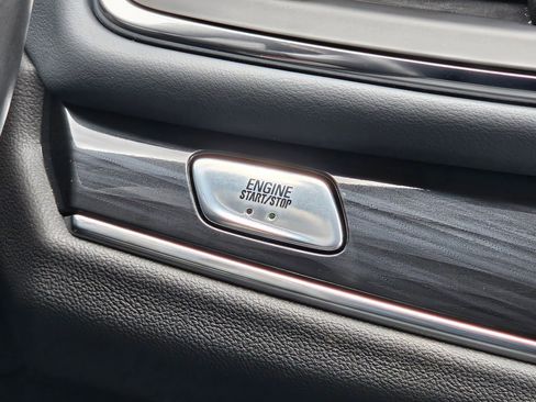 Used 2024 Buick Enclave Premium image 14