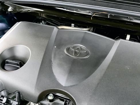 Used 2022 Toyota Camry XSE image 31